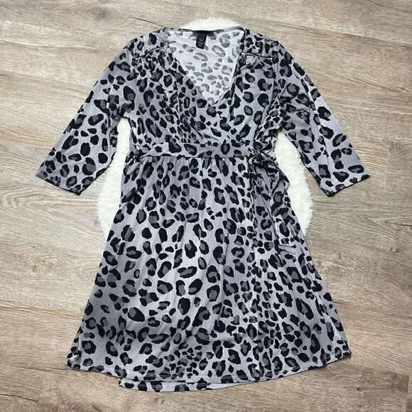 Lane Bryant Wrap Dress Grey Leopard Vneck Size 14/16 Comfy Non Iron - Picture 1 of 10